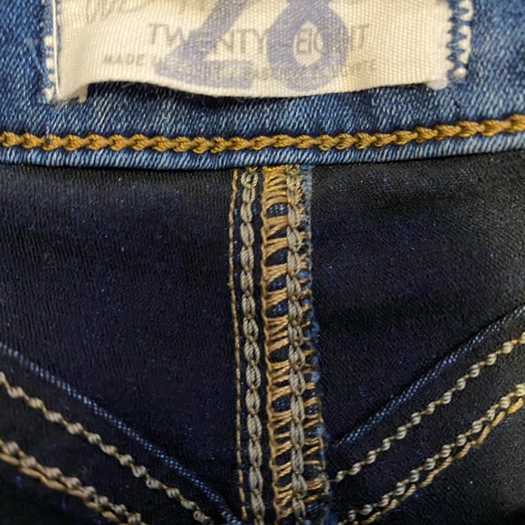 Woman’s We The Free jeans. Size 28 - Picture 2 of 7
